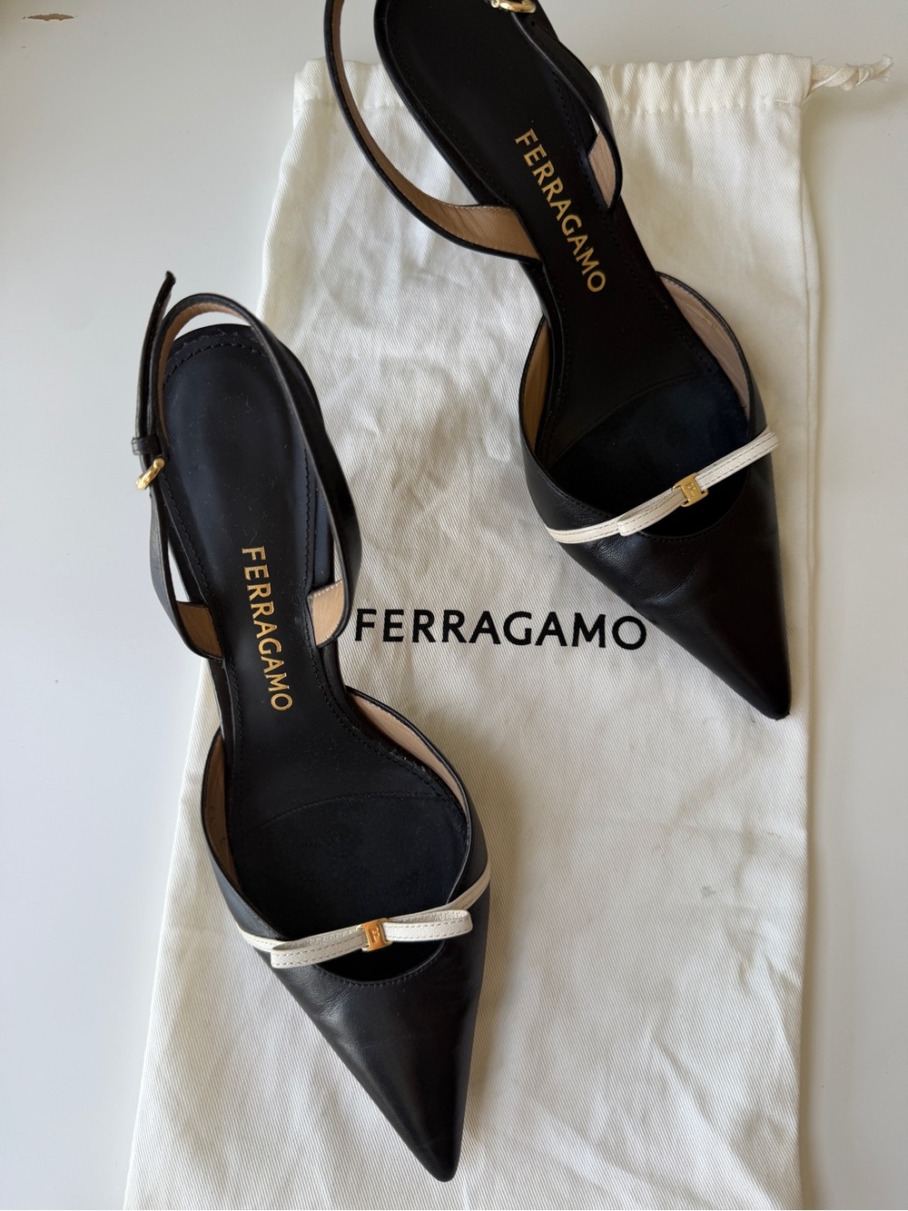 Salvatore Ferragamo Black Leather Pointed Slingback Pumps with Cream Bow - Picture 7 of 8